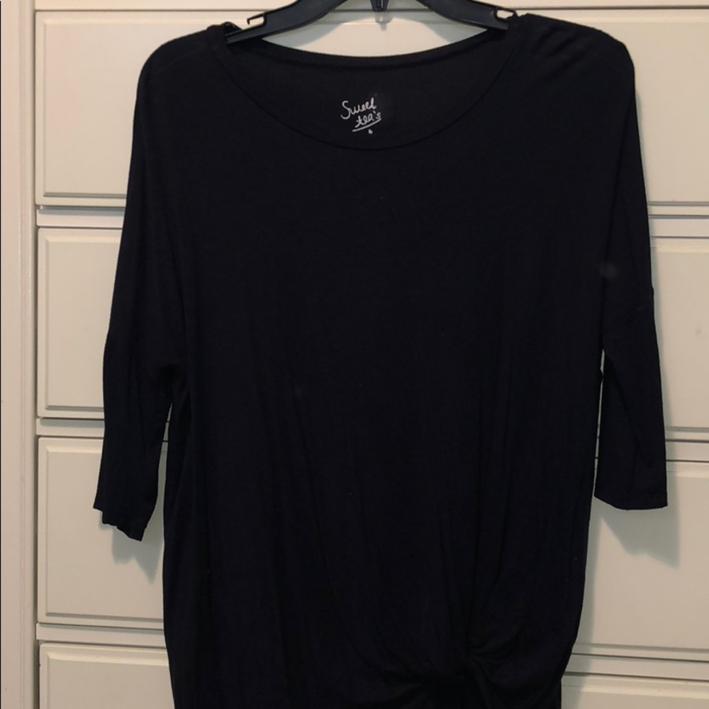 Navy top